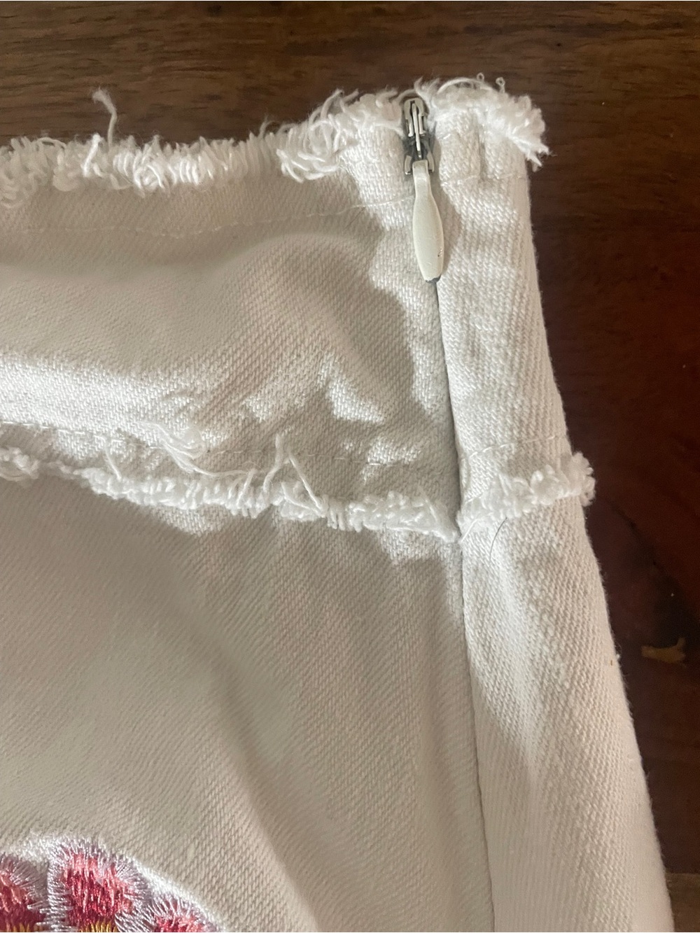 Jealous Tomato White Floral Embroidered Denim Mini Skirt Boho Cottagecore Size S - Picture 11 of 11